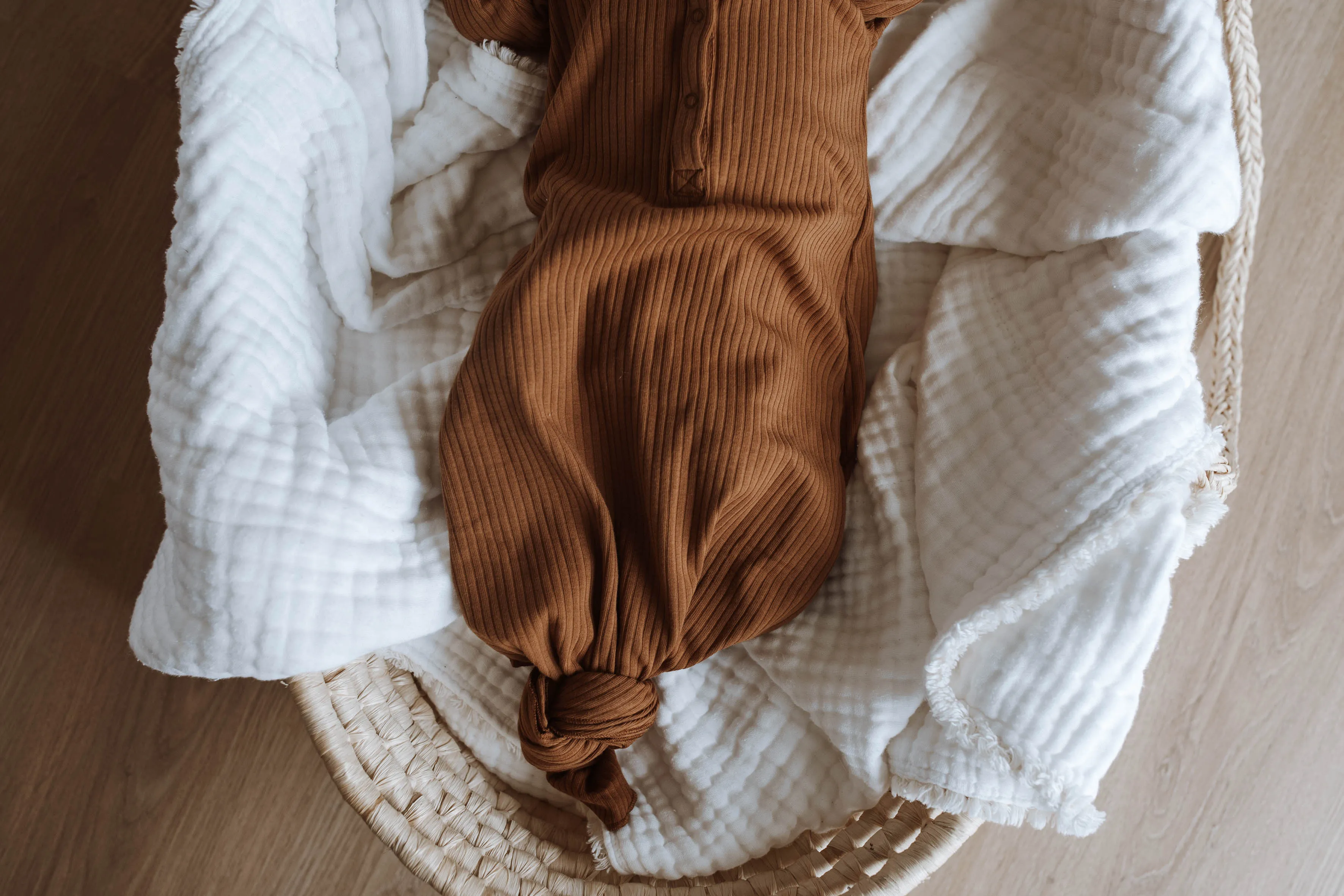 Buck & Baa BABY GOWN Cinnamon